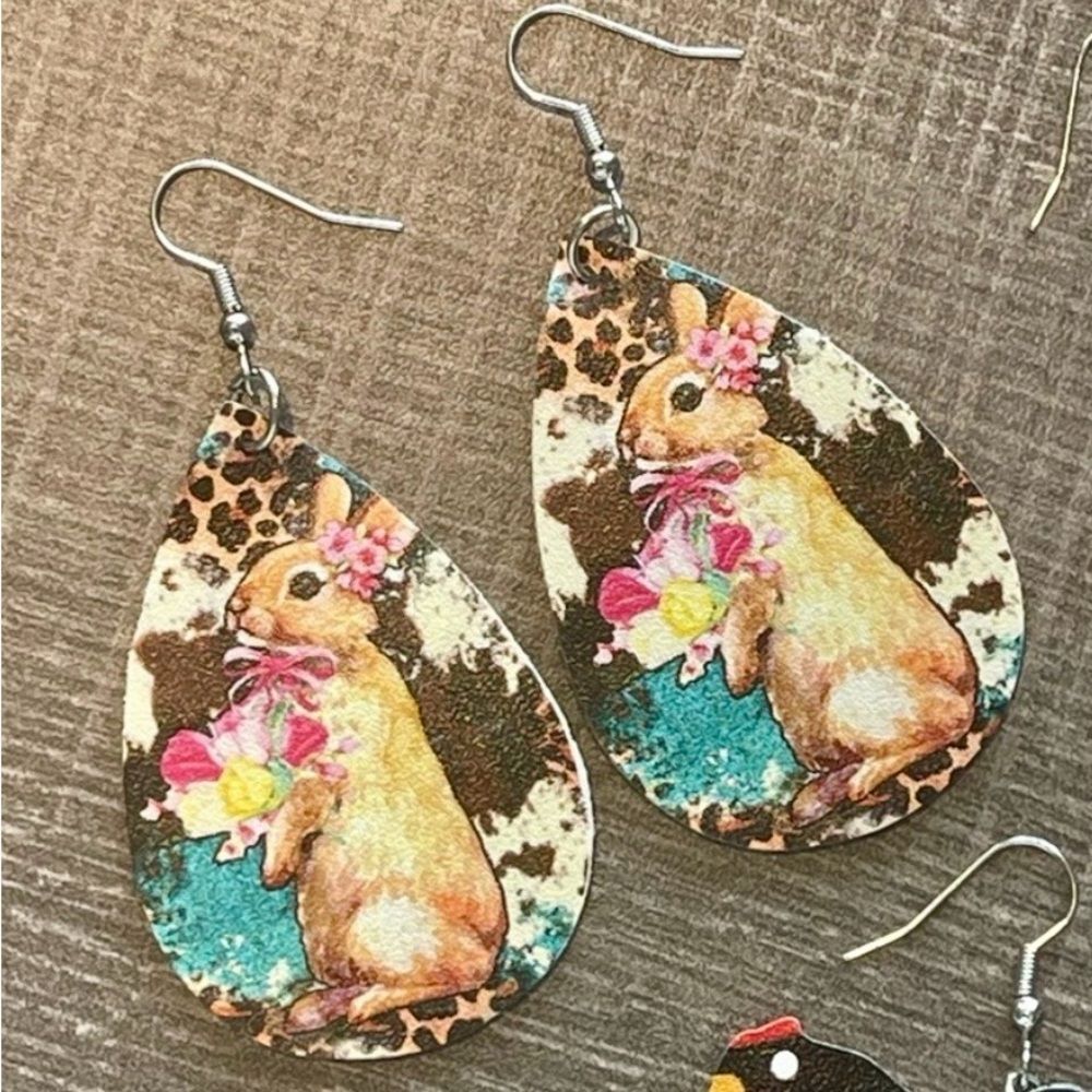 Moda Bunny Floral Teardrop Earrings